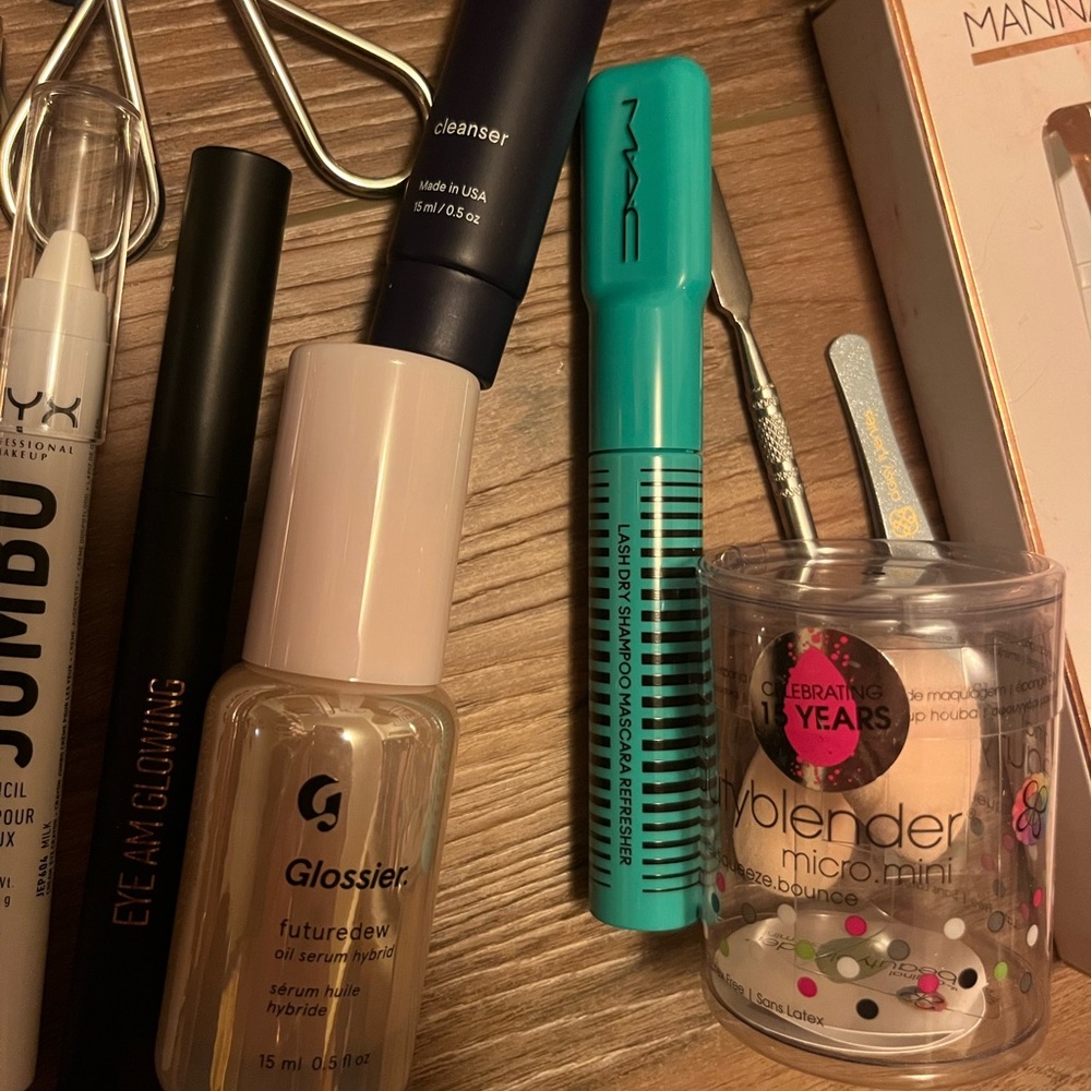 Random Beauty Bundle - Picture 7 of 7